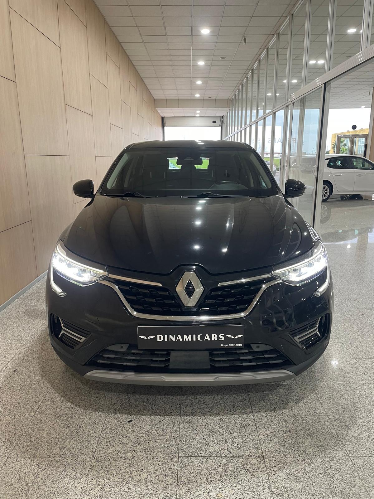 Renault Arkana Negro Parte Delantera