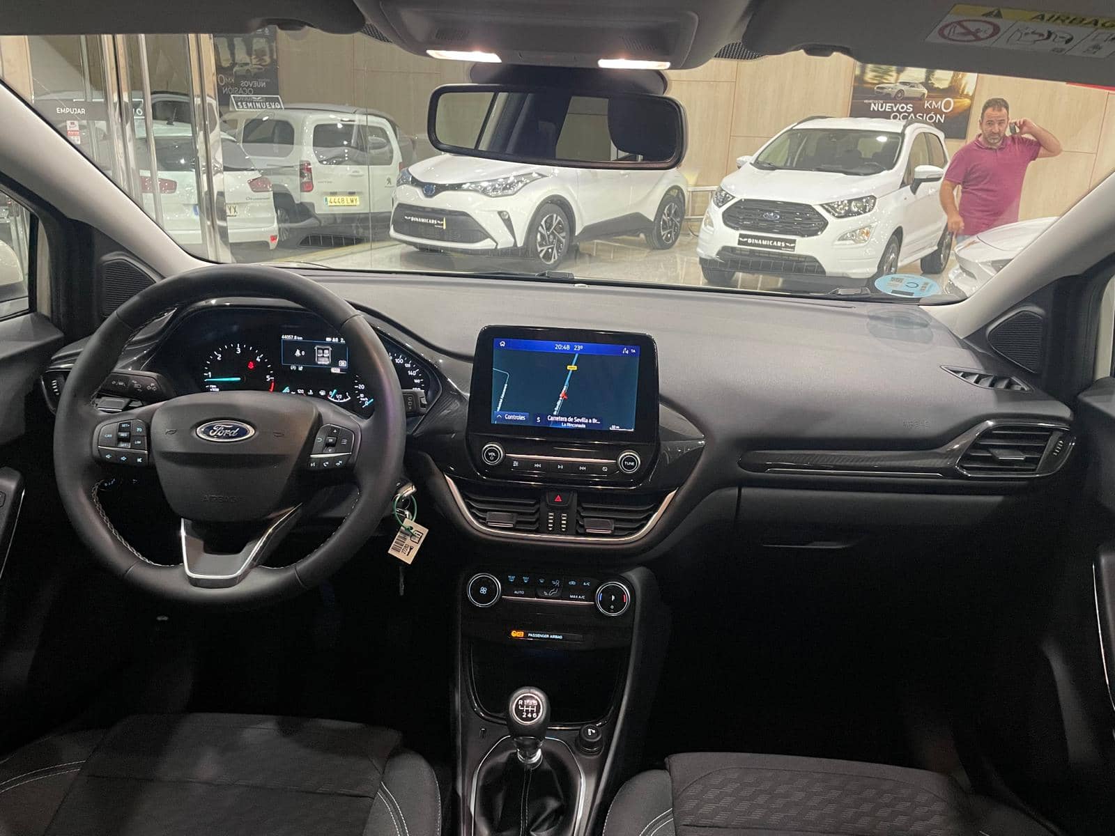 Coche Ford Puma Crema Interior