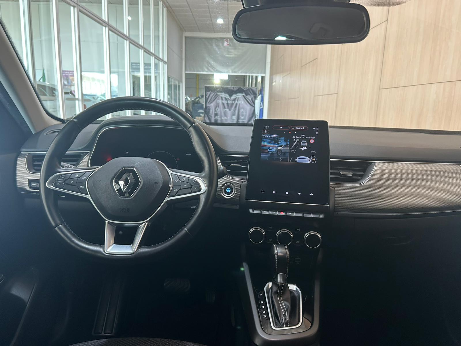 Renault Arkana frontal interior
