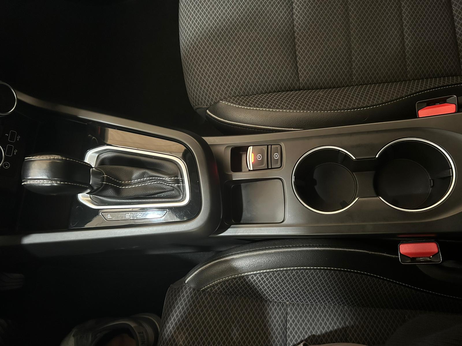 Renault Arkana palanca de cambios