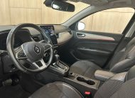 Renault Arkana interior conductor