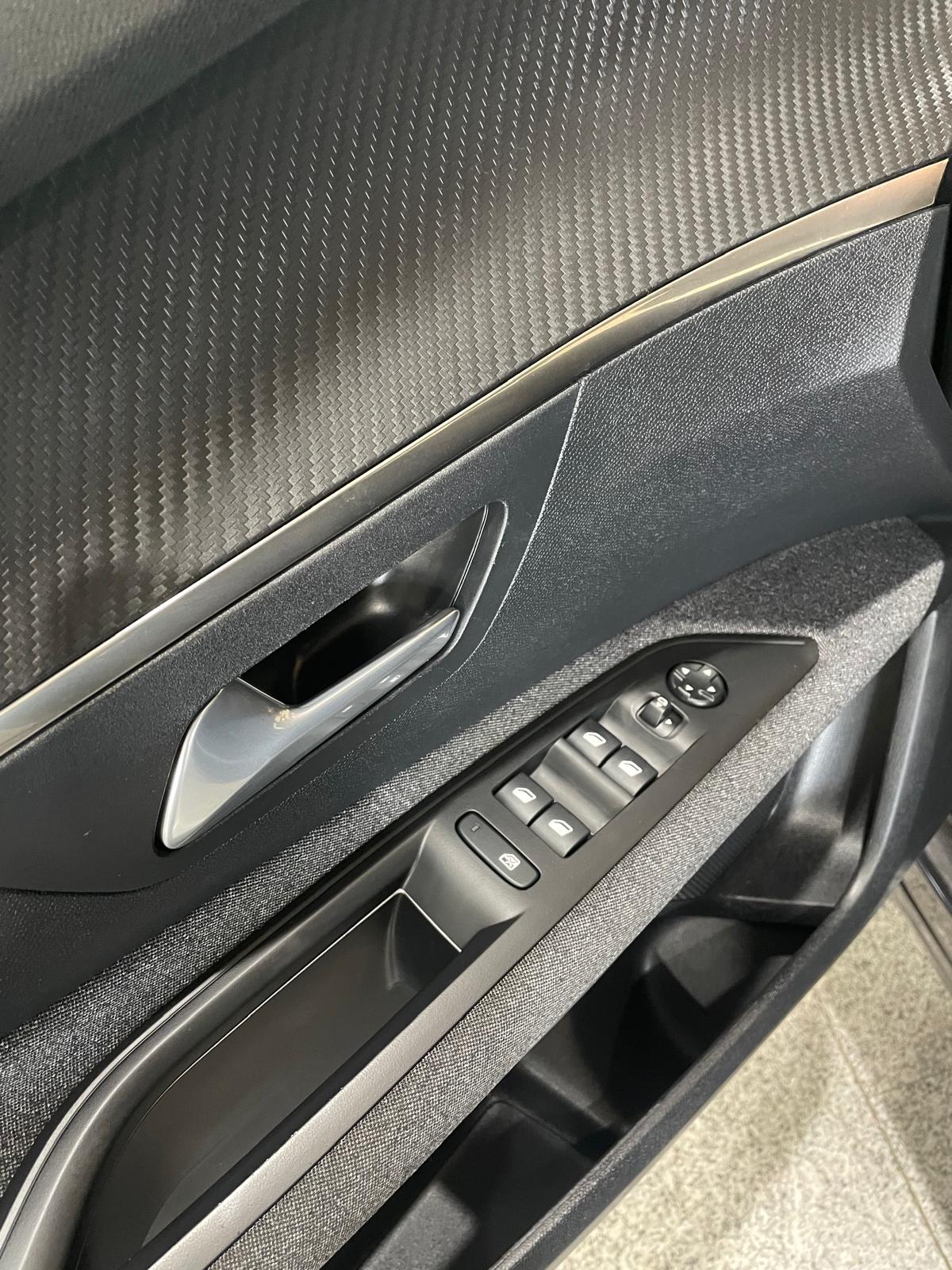 PEUGEOT 3008 ACTIVE PACK 1.5CC BLUEHDI 130CV AUTOMATICO