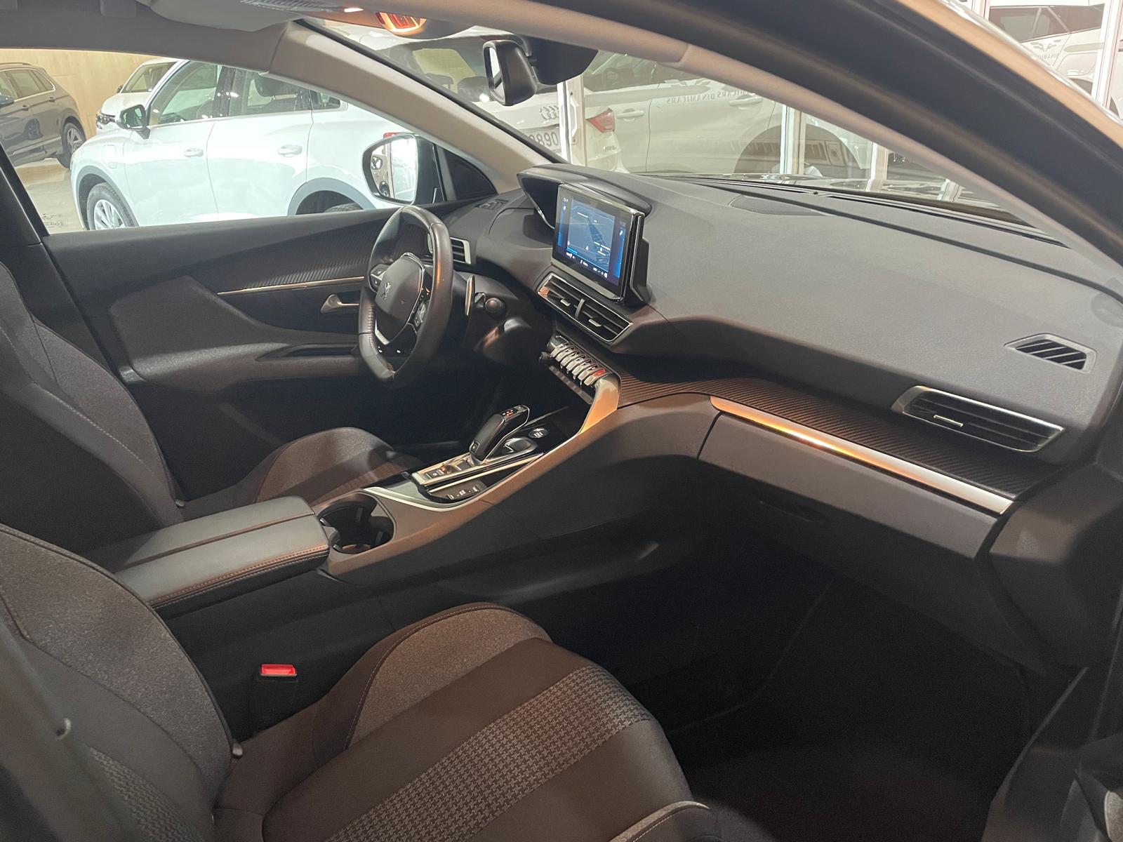 PEUGEOT 3008 ACTIVE PACK 1.5CC BLUEHDI 130CV AUTOMATICO