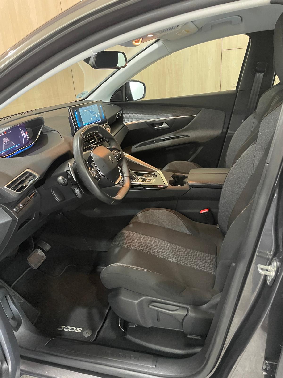 PEUGEOT 3008 ACTIVE PACK 1.5CC BLUEHDI 130CV AUTOMATICO