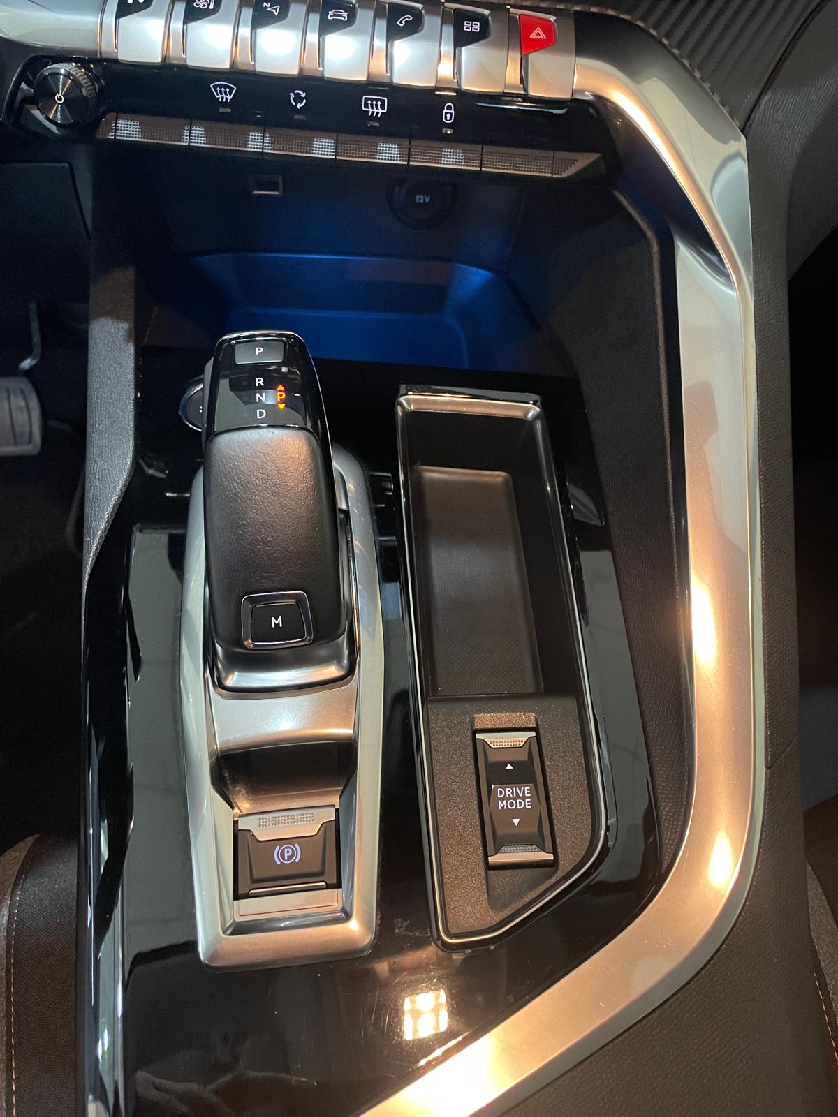 PEUGEOT 3008 ACTIVE PACK 1.5CC BLUEHDI 130CV AUTOMATICO